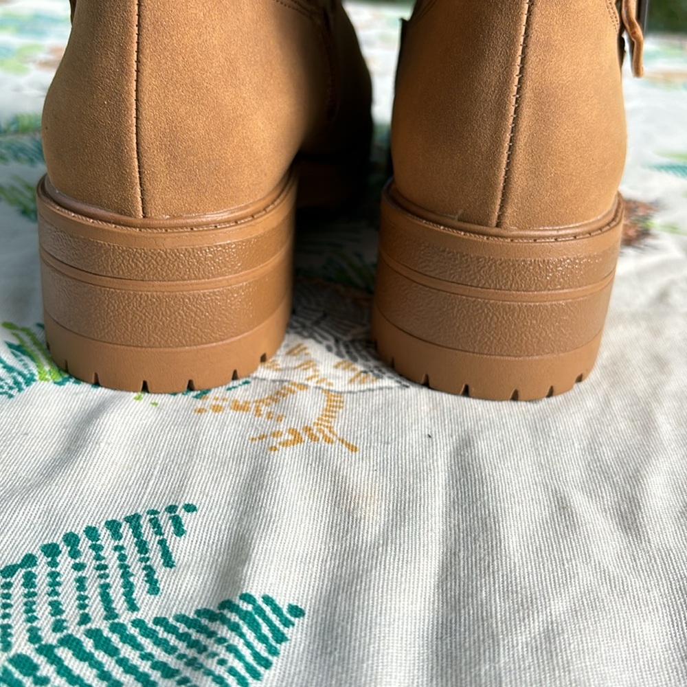NWT Soul Naturalizer Newport Tan Faux Suede Zip Up Boots Buckles Soft Lining 7.5 - Picture 6 of 16